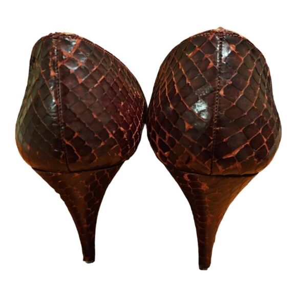 STUART WEITZMAN FOR MR. SEYMOUR Deep Red Snakeskin Heels - Size 8 1/2 - Picture 4 of 8